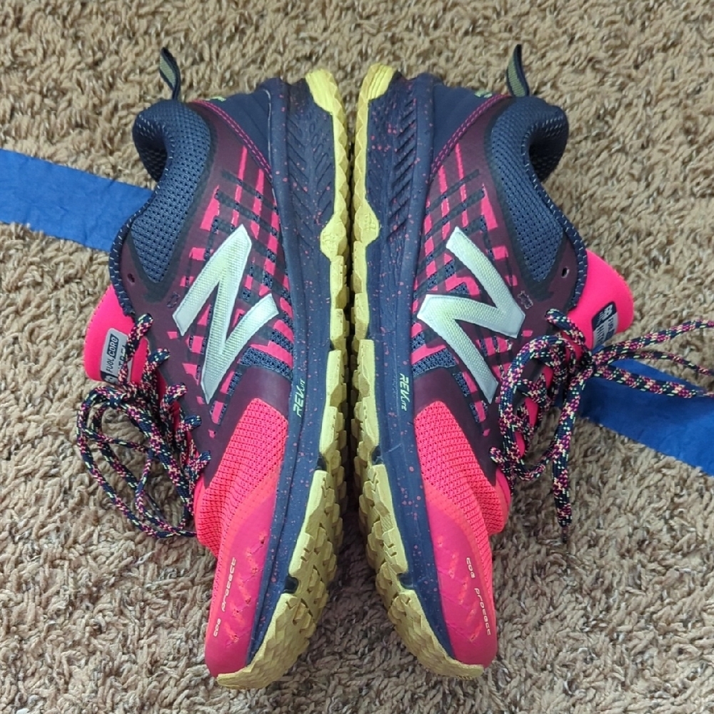 New Balance Women's Athletic Shoes in Pink and Navy - Picture 4 of 9